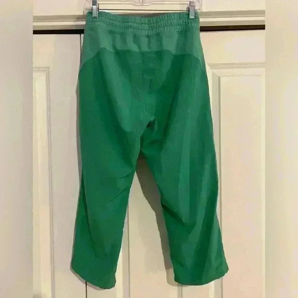 Fabletics Leggings Womens Dance Medium Cropped Pull On Stretch Pockets Green - Picture 3 of 12